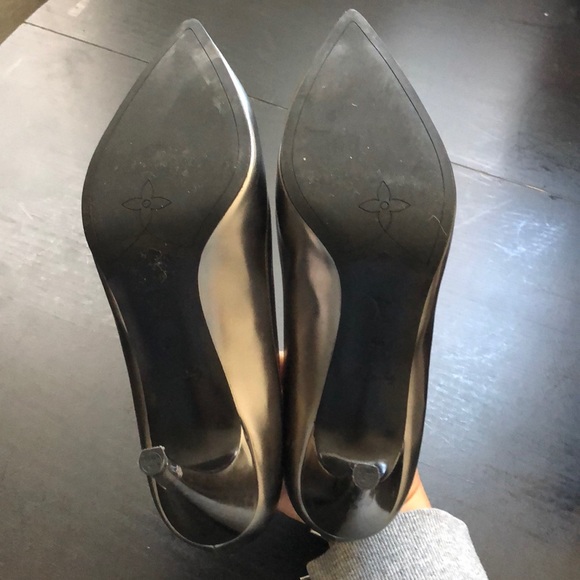 Louis Vuitton Frivolous Pump - Picture 3 of 10